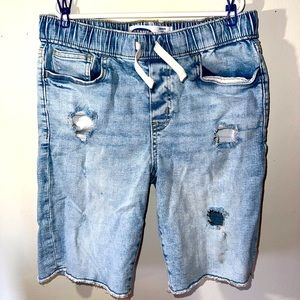 Boys distressed jean short